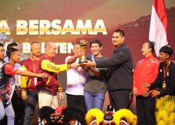 Menpora Dito Serahkan 1st FOBI World Bergengsi Championship 2024