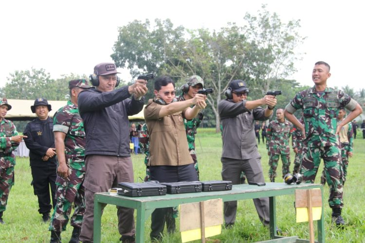 Kodim 1002/Hulu Sungai Tengah Gelar Latihan Menembak Eksekutif Dengan Forkopimda HST