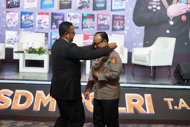 Bedah Buku As SDM Pol, Meritokrasi Jabatan Fungsional di Lingkungan Polri 