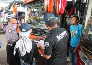 Sat Lantas Polresta Banyumas Lakukan Ramp Check Bus Pariwisata, Layak Beroperasi    