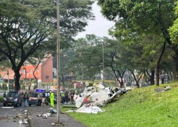 Pesawat Hancur Akibat Jatuh di BSD Serpong Tangerang Selatan