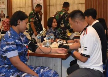 Personel Lanud Sam Ratulangi Bakti Donor Darah 