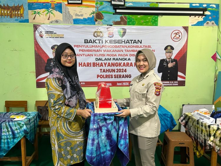 Kapolres Serang dan Ketua Bhayangkari Kunjungi Sekolah Khusus, Ini tujuannya 