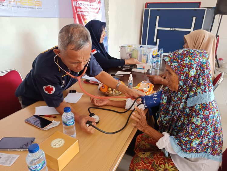 Jelang Hari Bhayangkara Ke- 78, Polres Metro Tangerang Kota Baksos