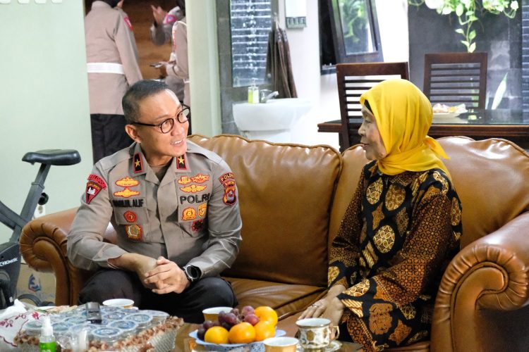 Polda Banten Kunjungi Kediaman Purnawirawan Polri, Sambut HUT Bhayangkara ke- 78