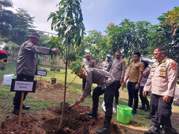 Polres Serang Laksanakan Penanaman Pohon, Songsong HUT Bhayangkara ke 78