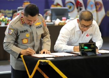 Kabaharkam Polri Tandatangani Perpanjangan Kerjasama PKS Polri – FKDB
