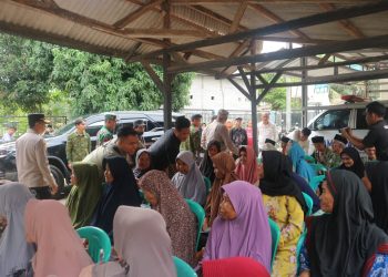 Kapolres Serang Silaturahmi Dengan Sejumlah Lansia di Kantor Desa Dukuh