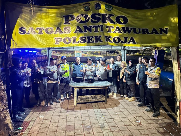 Wakapolsek Koja Sambangi Warga Sekaligus Laksanakan Kegiatan Patroli KRYD dan 3C