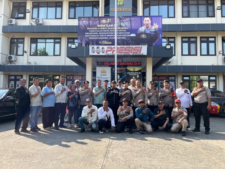 Guruh Soekarnoputra Kunjungi Polsek Koja