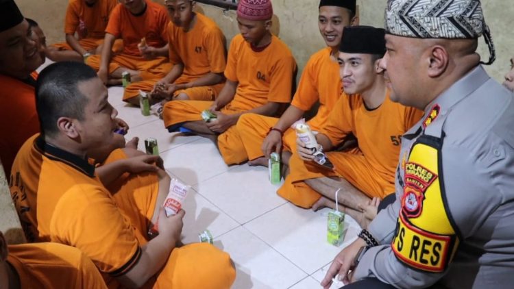 Ngariung Iman Ngariung Aman, Kapolres Serang Bersama Tahanan di Rutan Polres Serang