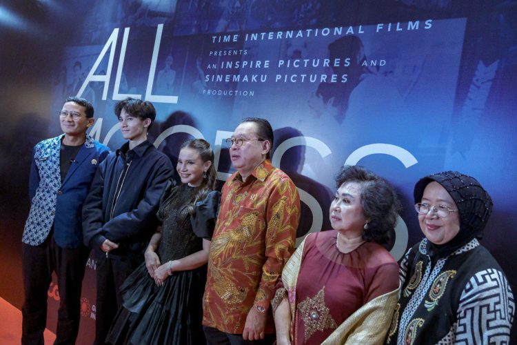 Menparekraf Apresiasi Peluncuran Film Dokumenter 25 Tahun Perjalanan Karier Rossa