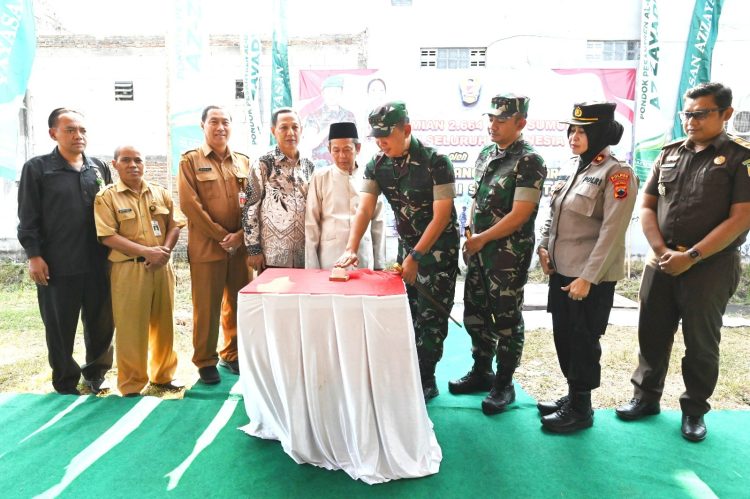 Danrem 074/Warastratama Resmikan Sumur Bor di Ponpes Azzayadiy