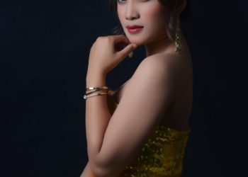 Neng Novy pendatang baru tampil dalam lagu “Kekasih Baru ” Karya Hetty Soendjaya,Tatang Piul dan Cepy RB 