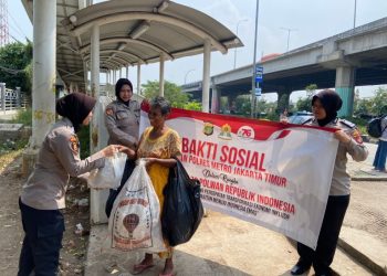 Hari Jadi Polwan RI ke 76, Polres Jakarta Timur Gelar Pembagian Paket Sembako Kepada Masyarakat 