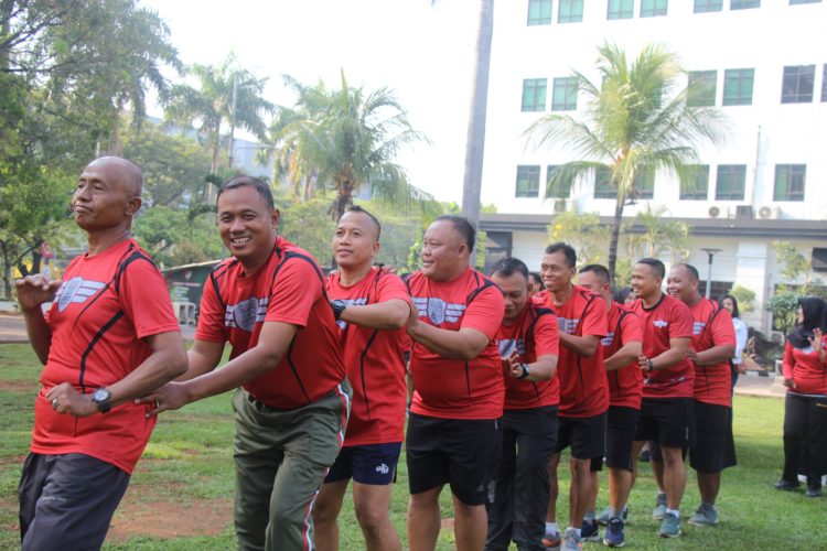 Keceriaan Senam Bersama Prajurit Korem 051/Wkt Dengan Bank Mandiri, Pererat Silaturahmi