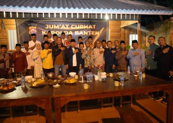 Dirbinmas Polda Banten Dampingi Kapolda Laksanakan Jum’at Curhat di Desa Pasir Peteuy Cadasari Pandeglang