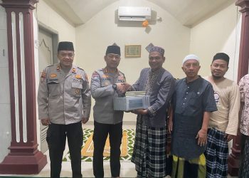 Polri Hadir ditengah Masyarakat, Dirbinmas Polda Banten Laksanakan Commander Wish Subuh Keliling