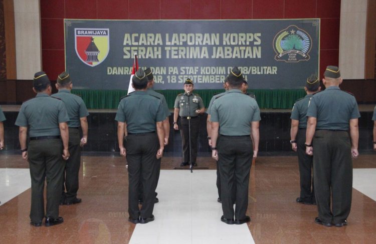 Dandim 0808/Blitar, Pimpin Acara Laporan Korps Sertijab Danramil Dan Pa Staf