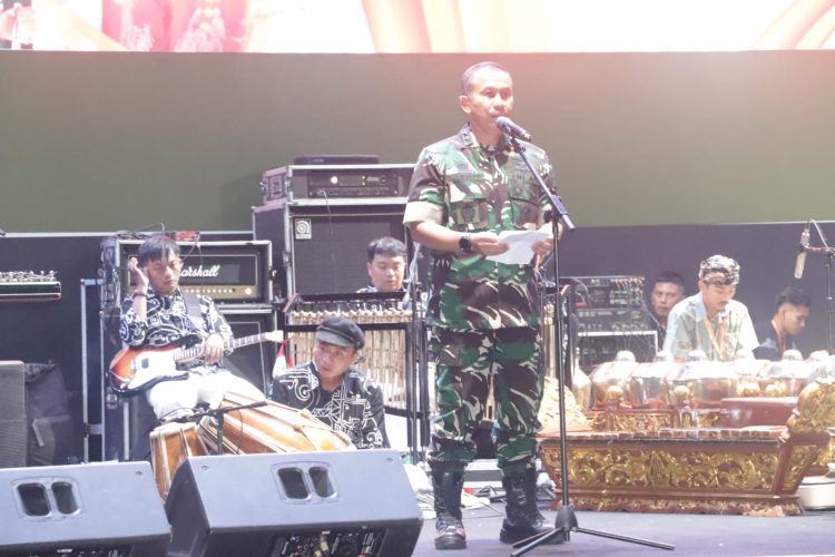 Peringatan HUT Ke- 79, TNI dan Masyarakat Bersatu Lewat Seni Budaya