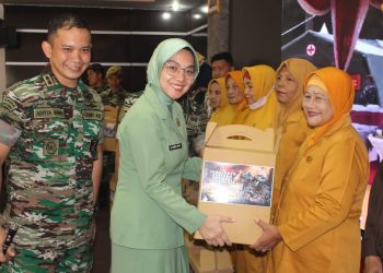 Persit KCK Cabang XXX Kodim 0620/Kabupaten Cirebon Hadiri Acara Donor Darah dalam Rangka HUT TNI ke-79