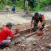 Supodo Bersama Warga, Gotong Royong Bangun Talud Jalan Desa