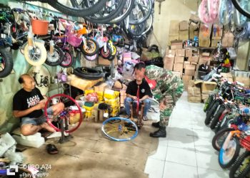 Ciptakan Kedekatan dengan Warga, Babinsa Jayengan Rutin Komsos