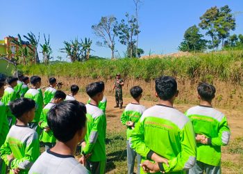 Babinsa Koramil 05/Ampel Berikan materi Wasbang dan PBB di Pondok Pesantren Abi Umi