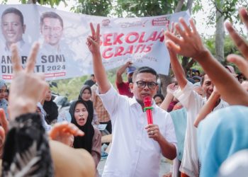 Di Hadapan Warga Tangerang, Cagub Andra Soni Sampaikan “Program Gacoan” Sekolah Gratis