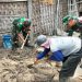 Tunjukan Kepedulian, Babinsa Bantu Renovasi Rumah Warga