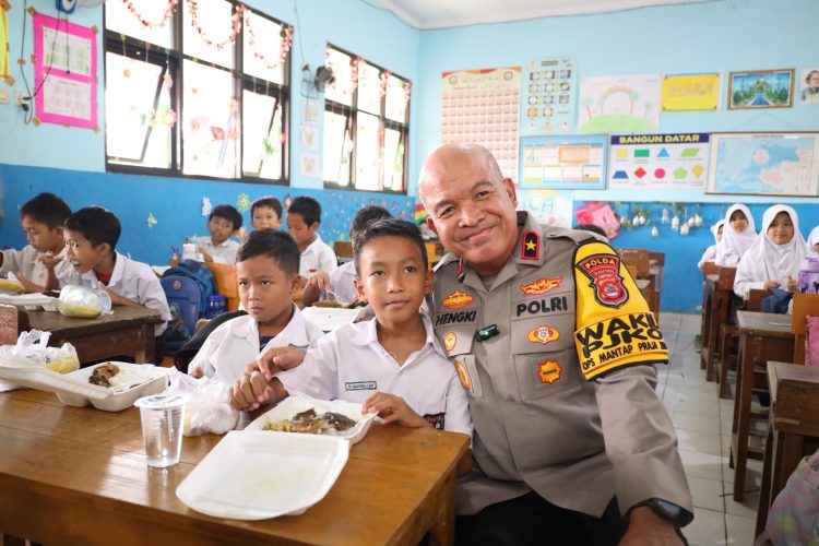 Tindak Lanjut Asta Cita Presiden RI Polda Banten Laksanakan Program Makan Siang Bergizi