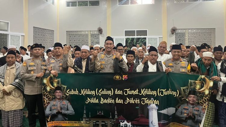 Dirbinmas Polda Banten Dampingi Kapolda Shalat Subuh Keliling di Ponpes Qothrotul Falah Lebak