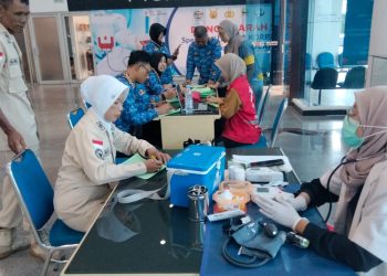 PNS Kodim 0735 Surakarta Ikuti Donor Darah Dalam Rangka HUT Ke- 53 Korpri Tahun 2024