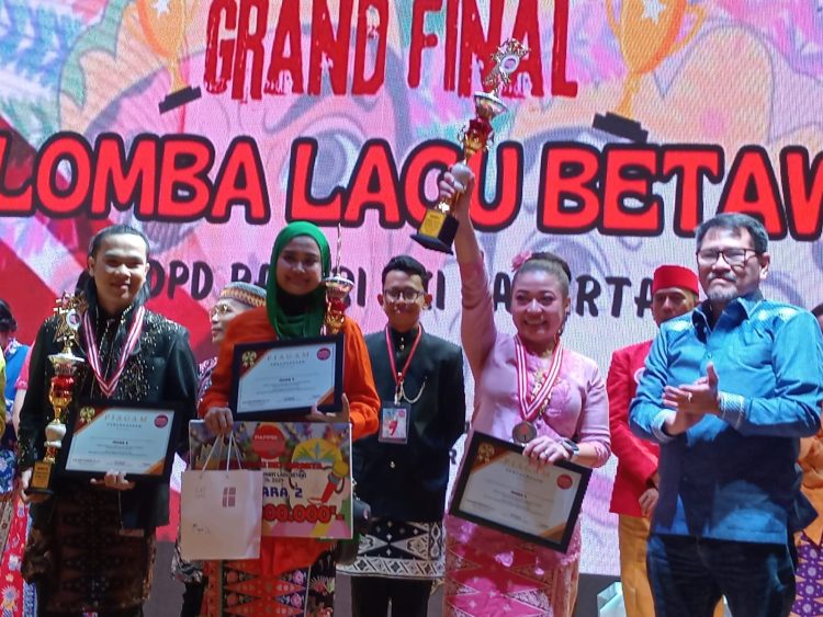 Leony Paramitha Meraih Juara Pertama Lomba Menyanyi Lagu Betawi