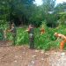 Karya Bhakti Koramil 08/Duren Sawit Giat Bersihkan Tumpukan Sampah