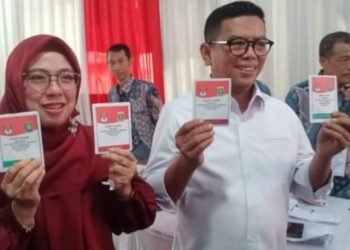Cagub Andra Soni Nyoblos di TPS 29 Ajak Keluarga 