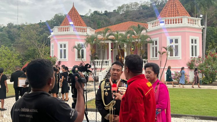 Atase Polri di KBRI Dili Terima Medali Kehormatan dari Presiden Timor Leste