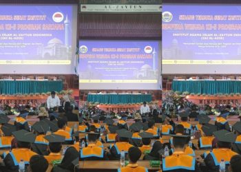 Pejabat dan Tokoh Penting Hadiri Wisuda Institut Agama Islam Al AZIZ 