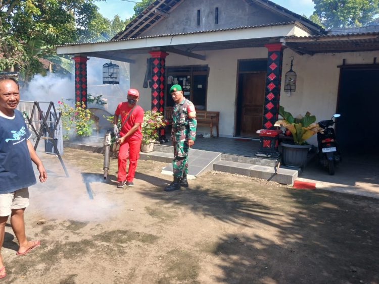 Babinsa Banyudono Dampingi Giat Fogging 