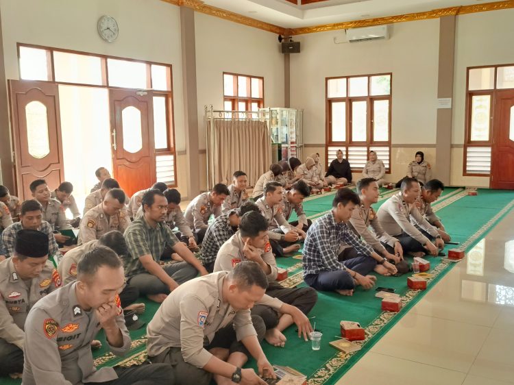 Polres Serang Gelar Pengajian Rutin Ngaji Bareng Kapolres Serang