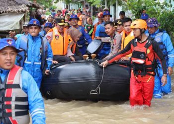 Kapolda Banten Terjun Langsung Tinjau Lokasi Banjir
