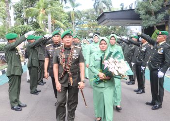 Tradisi Korps Penyerahan Tugas Jabatan Kasrem Korem 051/Wijayakarta