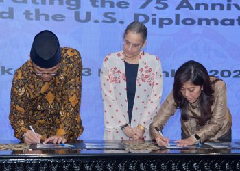 HUT 75 RI-AS, Komdigi Luncurkan Perangko Edisi Khusus