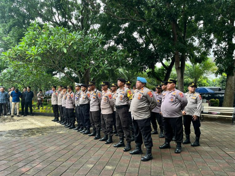 Polda Banten Kawal Aksi Buruh Tuntut Kenaikan UMK