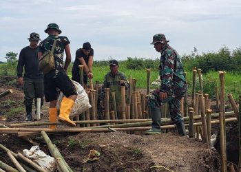 Korem 051Wijayakarta Bersama Masyarakat Bangun Irigasi Perairan untuk Lahan Jagung