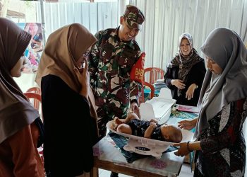 Babinsa Desa Kalitengah Aktif Dampingi Posyandu Cegah Stunting 