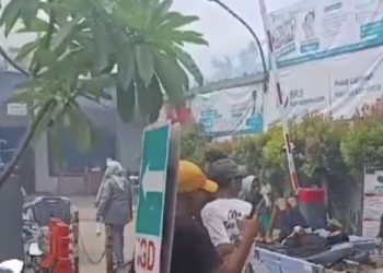 Kebakaran Landa RS Tiara Babelan, Pasien Berhamburan Selamatkan Diri