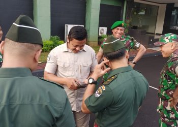 Pasi Intel Kodim 0505 JT Cek HP Anggota, Cegah Judol dan Pinjol