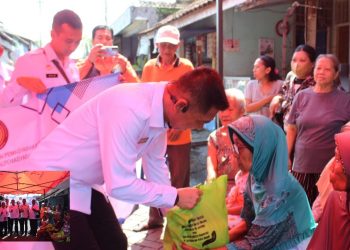 Lapas Jember Salurkan Bantuan Sosial kepada Warga Kelurahan Kepatihan