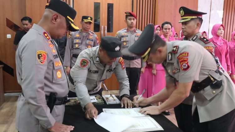Kapolres Serang Pimpin Upacara Sertijab Wakapolres Serang, Kasat Intelkam dan Kapolsek Jajaran
